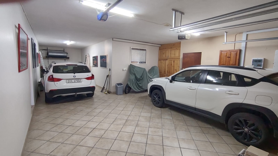6 Bedroom Property for Sale in Stilbaai Wes Western Cape